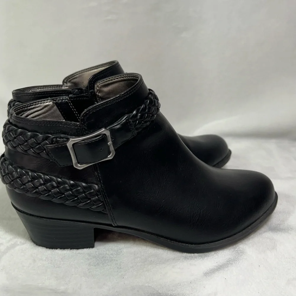 Life Stride Velocity Memory Foam Black Ankle Booties Women’s Size 7W Adriana